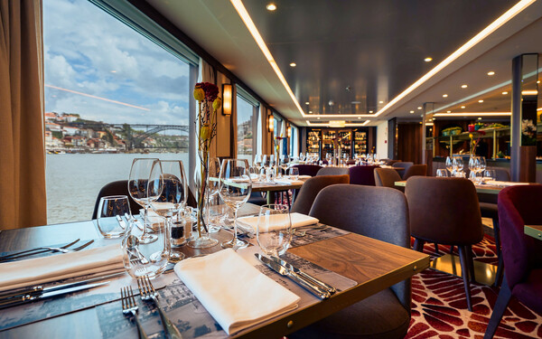 Amawaterways AmaSintra Main Restaurant 8 ©Amawaterways.jpeg